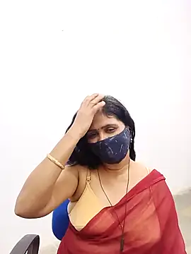 Snapshot of Lucky-Deepthi chatting on March 4, 2025, 8:27 pm Lucky-Deepthi online show from March 4, 2025, 8:27 pm