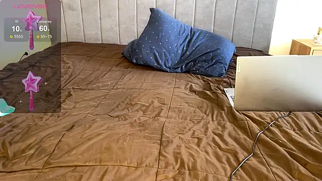 Snapshot of mammyboss18 chatting on February 20, 2025, 9:44 am mammyboss18 online show from February 20, 2025, 9:44 am