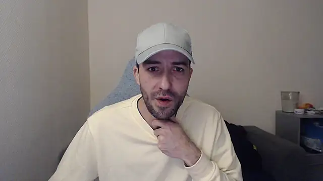 Snapshot of Ziimbafreee chatting on November 27, 2025, 5:09 am Ziimbafreee online show from November 27, 2025, 5:09 am