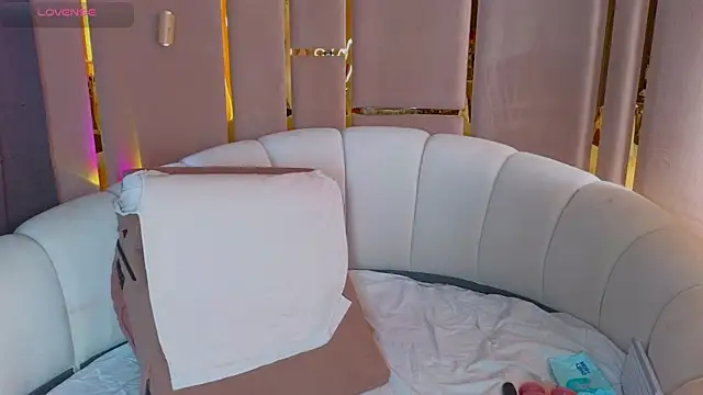 emilytrays online show from July 29, 2026, 2:26 pm