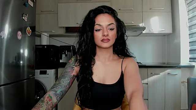 NNNoire online show from January 28, 2025, 8:57 am