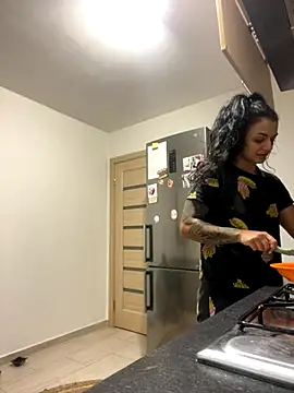 NNNoire online show from October 16, 2025, 10:16 am