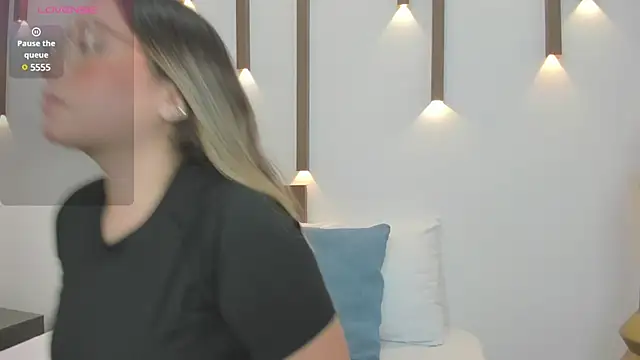 antonella cutie  online show from February 4, 2025, 12:00 pm