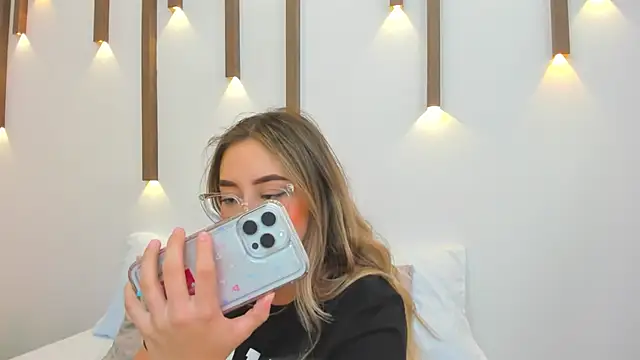 antonella cutie  online show from February 27, 2025, 4:10 pm