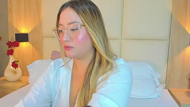 Snapshot of antonella_cutie_ chatting on July 2, 2026, 12:33 pm antonella cutie online show from July 2, 2026, 12:33 pm