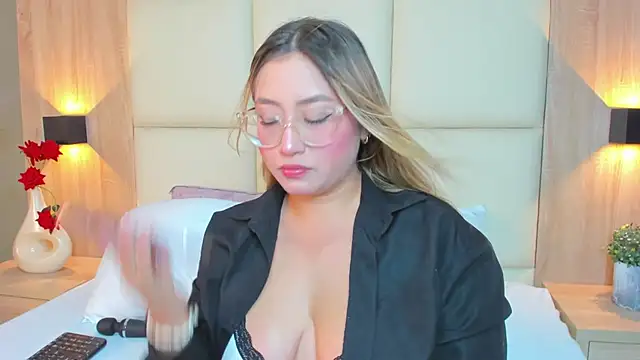 Snapshot of antonella_cutie_ chatting on July 17, 2026, 12:56 pm antonella cutie online show from July 17, 2026, 12:56 pm