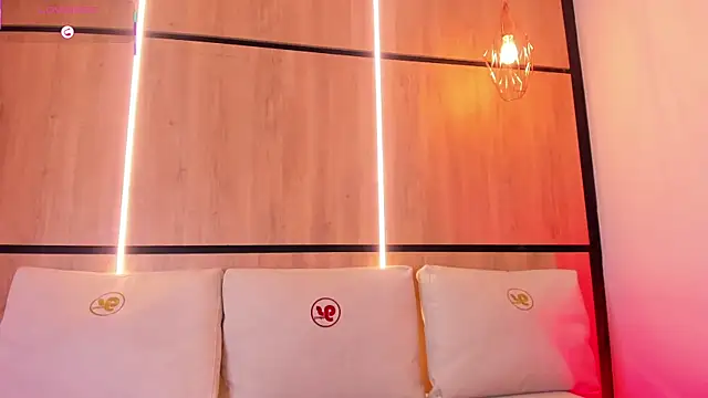 ashlyn parker online show from September 19, 2025, 8:09 pm