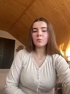 mewKate online show from March 19, 2025, 3:40 pm