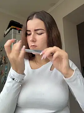 mewKate online show from October 11, 2025, 8:24 am