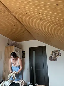 mewKate online show from May 11, 2026, 4:37 pm