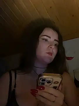 mewKate online show from July 5, 2026, 6:37 pm