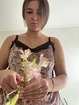 mewKate online show from July 20, 2026, 1:13 pm
