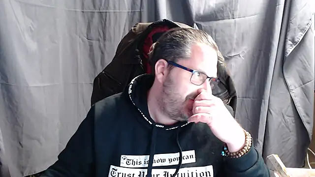 Streamlove77 online show from February 3, 2025, 4:10 pm