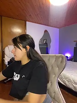 Snapshot of Camila_pinkk chatting on February 5, 2025, 4:58 pm Camila pinkk online show from February 5, 2025, 4:58 pm