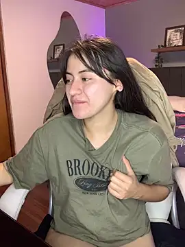 Snapshot of Camila_pinkk chatting on February 28, 2025, 11:01 pm Camila pinkk online show from February 28, 2025, 11:01 pm