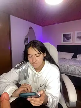 Snapshot of Camila_pinkk chatting on March 8, 2025, 5:22 pm Camila pinkk online show from March 8, 2025, 5:22 pm