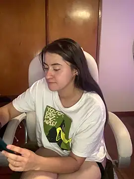 Snapshot of Camila_pinkk chatting on March 11, 2025, 9:26 pm Camila pinkk online show from March 11, 2025, 9:26 pm