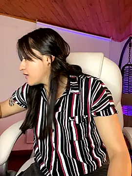 Snapshot of Camila_pinkk chatting on October 23, 2025, 3:33 pm Camila pinkk online show from October 23, 2025, 3:33 pm