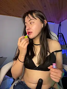 Snapshot of Camila_pinkk chatting on November 7, 2025, 5:24 pm Camila pinkk online show from November 7, 2025, 5:24 pm