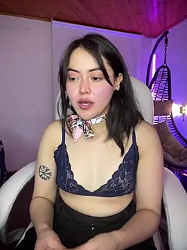 Camila pinkk online show from April 30, 2026, 1:28 pm