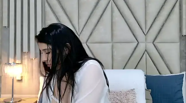 Snapshot of MilaRux chatting on January 29, 2025, 12:22 am MilaRux online show from January 29, 2025, 12:22 am