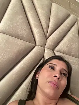 Snapshot of MilaRux chatting on March 9, 2025, 8:42 pm MilaRux online show from March 9, 2025, 8:42 pm