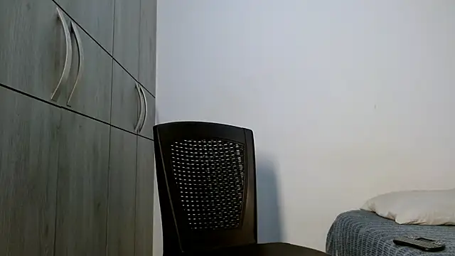 Snapshot of lonelydick2002 chatting on October 29, 2025, 10:28 am lonelydick2002 online show from October 29, 2025, 10:28 am