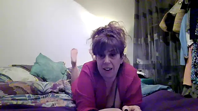 Snapshot of sweetinside_ chatting on December 17, 2025, 8:26 pm sweetinside online show from December 17, 2025, 8:26 pm