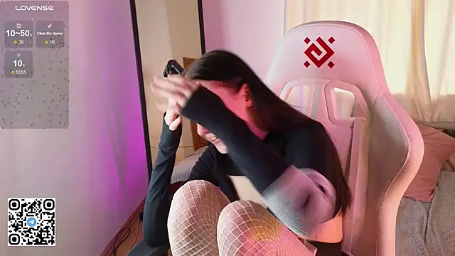 Snapshot of mon_lola chatting on January 21, 2025, 9:35 am mon lola online show from January 21, 2025, 9:35 am