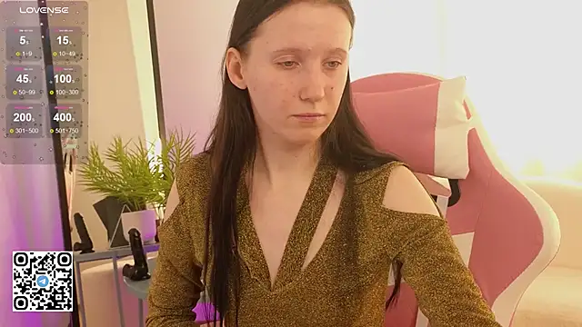 Snapshot of mon_lola chatting on January 30, 2025, 6:35 am mon lola online show from January 30, 2025, 6:35 am