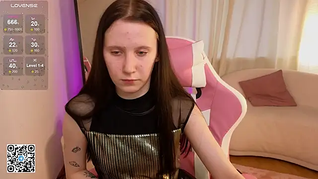 Snapshot of mon_lola chatting on February 2, 2025, 6:26 am mon lola online show from February 2, 2025, 6:26 am