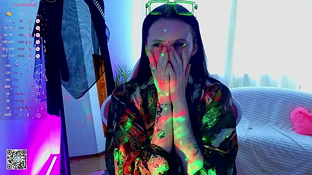 Snapshot of mon_lola chatting on February 28, 2025, 9:47 am mon lola online show from February 28, 2025, 9:47 am