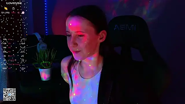 Snapshot of mon_lola chatting on February 28, 2025, 7:25 pm mon lola online show from February 28, 2025, 7:25 pm