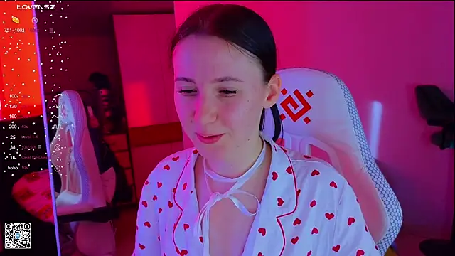 Snapshot of mon_lola chatting on March 10, 2025, 6:16 am mon lola online show from March 10, 2025, 6:16 am