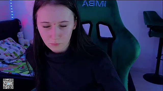 Snapshot of mon_lola chatting on March 12, 2025, 2:45 pm mon lola online show from March 12, 2025, 2:45 pm