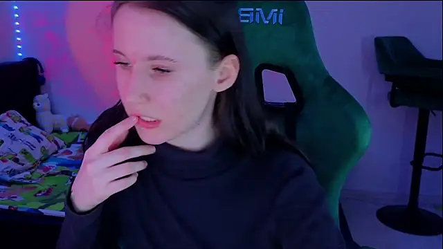 Snapshot of mon_lola chatting on March 12, 2025, 8:52 pm mon lola online show from March 12, 2025, 8:52 pm