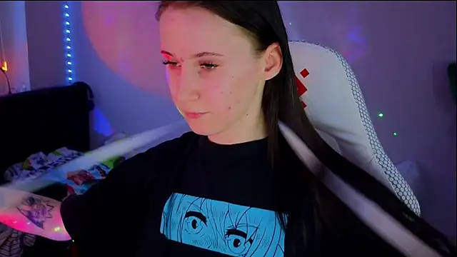 Snapshot of mon_lola chatting on March 13, 2025, 2:44 pm mon lola online show from March 13, 2025, 2:44 pm