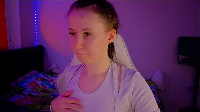 Snapshot of mon_lola chatting on March 15, 2025, 2:34 pm mon lola online show from March 15, 2025, 2:34 pm