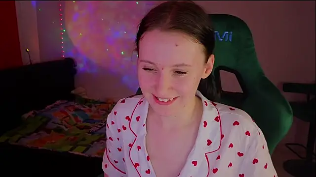 Snapshot of mon_lola chatting on March 16, 2025, 8:32 pm mon lola online show from March 16, 2025, 8:32 pm