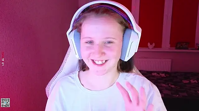 Snapshot of mon_lola chatting on September 23, 2025, 5:16 pm mon lola online show from September 23, 2025, 5:16 pm