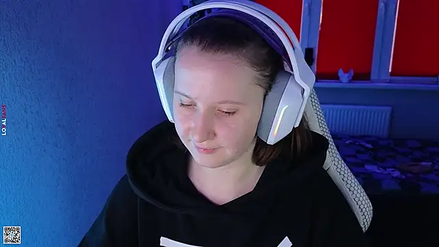 Snapshot of mon_lola chatting on October 9, 2025, 1:09 pm mon lola online show from October 9, 2025, 1:09 pm