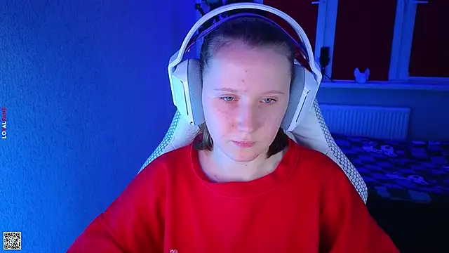 Snapshot of mon_lola chatting on October 14, 2025, 3:24 pm mon lola online show from October 14, 2025, 3:24 pm