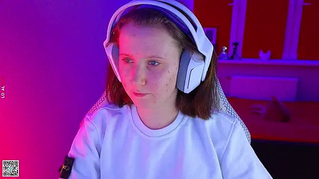 Snapshot of mon_lola chatting on November 25, 2025, 3:34 pm mon lola online show from November 25, 2025, 3:34 pm