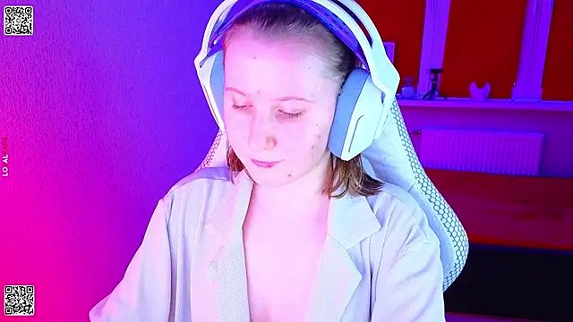 Snapshot of mon_lola chatting on November 29, 2025, 3:15 pm mon lola online show from November 29, 2025, 3:15 pm