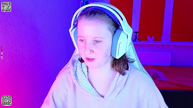 Snapshot of mon_lola chatting on November 30, 2025, 4:55 pm mon lola online show from November 30, 2025, 4:55 pm