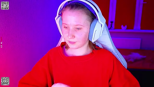 Snapshot of mon_lola chatting on December 2, 2025, 4:57 pm mon lola online show from December 2, 2025, 4:57 pm