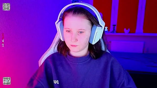 Snapshot of mon_lola chatting on January 15, 2026, 4:44 pm mon lola online show from January 15, 2026, 4:44 pm