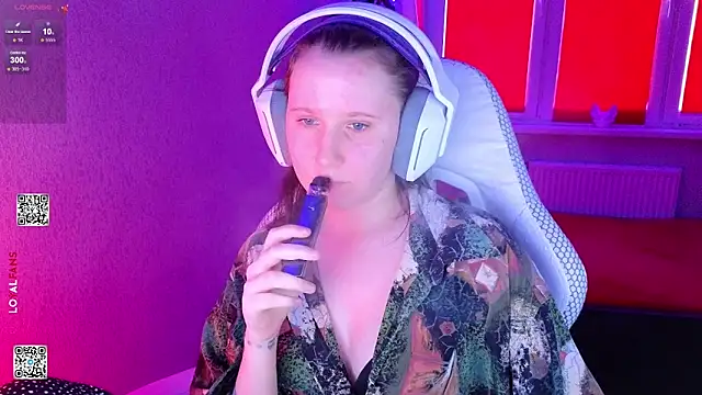 Snapshot of mon_lola chatting on March 10, 2026, 2:11 pm mon lola online show from March 10, 2026, 2:11 pm