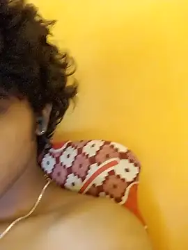 CosmicEmuu online show from January 11, 2025, 10:51 am