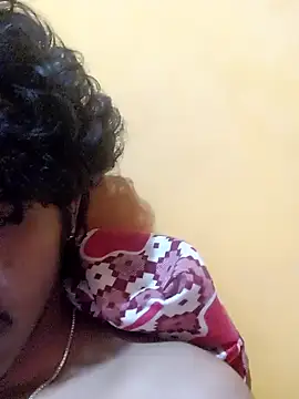 CosmicEmuu online show from January 28, 2025, 5:35 pm